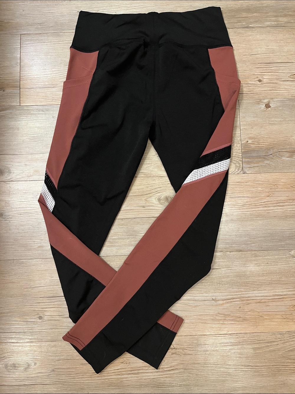 Nike Black & Caramel Brown Athletic Tank + Leggings Set - Picture 9 of 9